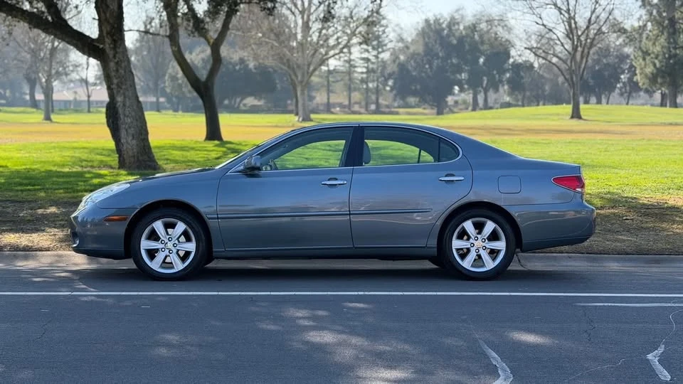 2005 Lexus ES 4th Gen - Image 2 of 13