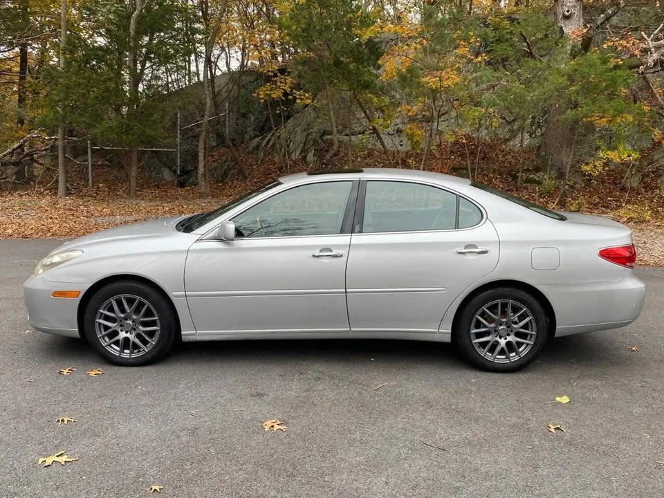 2005 Lexus ES 4th Gen - Image 4 of 18