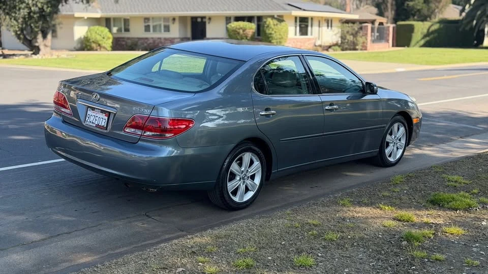 2005 Lexus ES 4th Gen - Image 5 of 13
