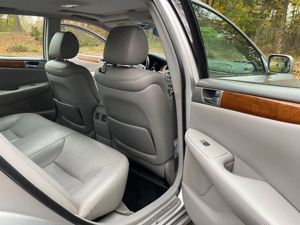 2005 Lexus ES 4th Gen - Image 12 of 18