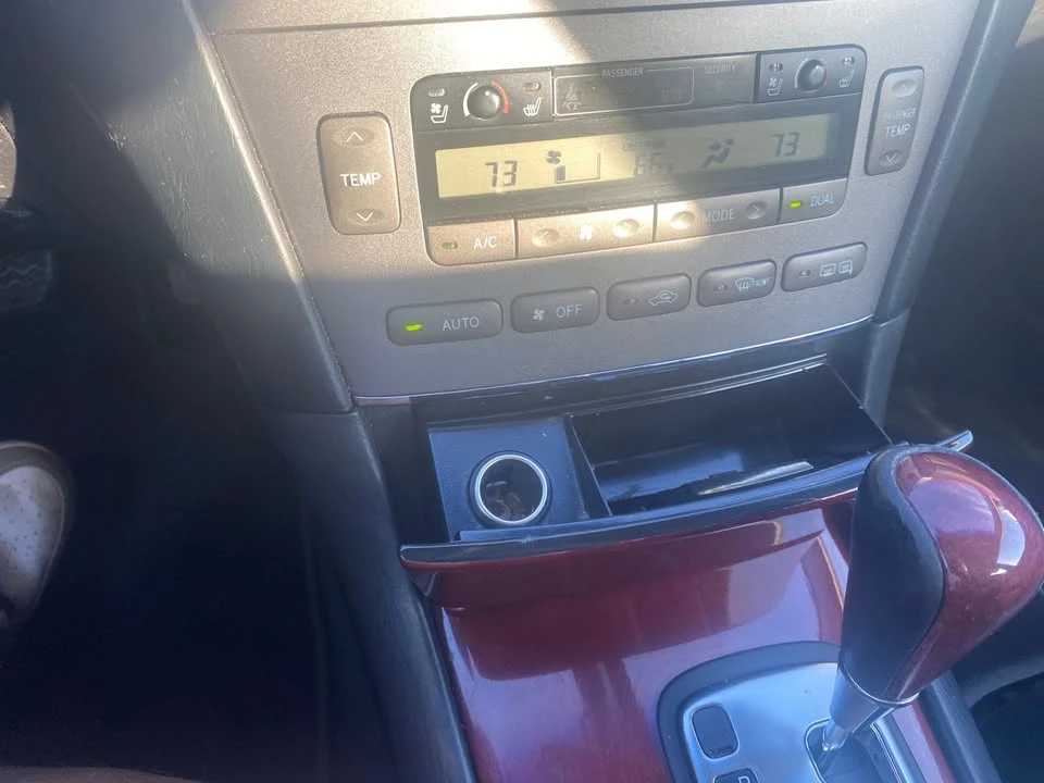 2005 Lexus ES 4th Gen - Image 10 of 14