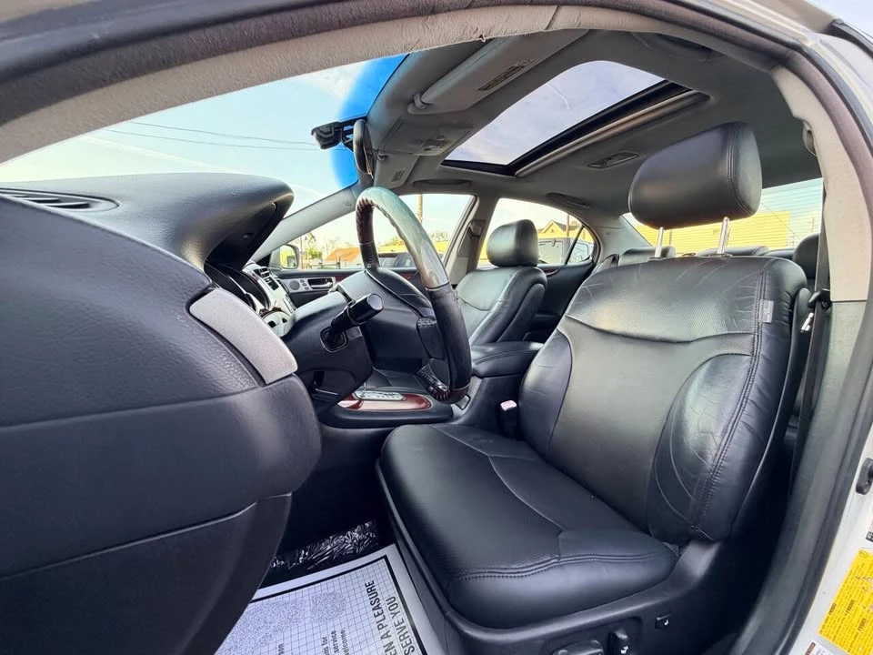 2005 Lexus ES 4th Gen - Image 10 of 20