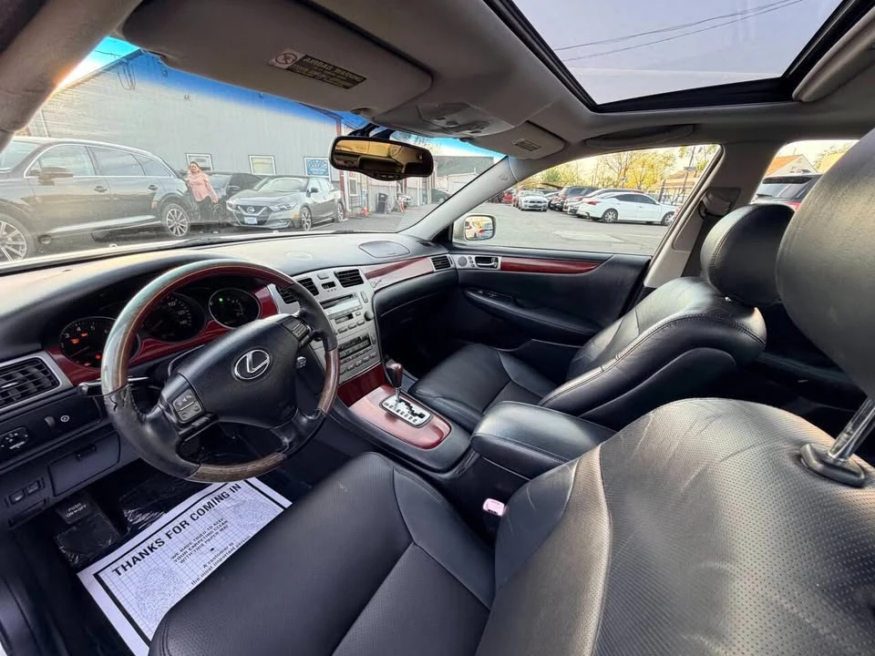 2005 Lexus ES 4th Gen - Image 12 of 20