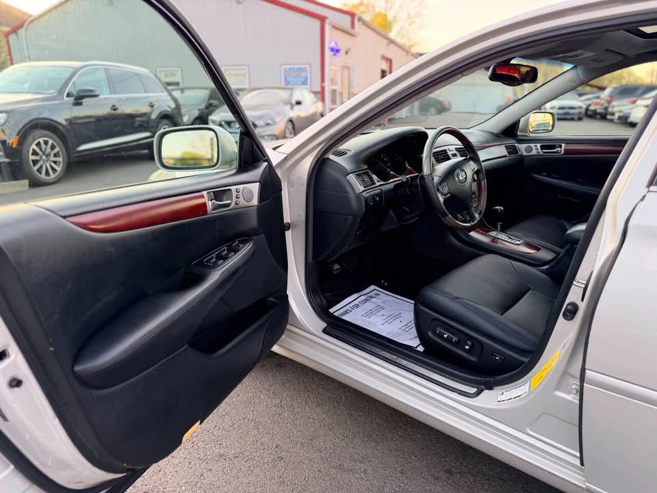 2005 Lexus ES 4th Gen - Image 9 of 20