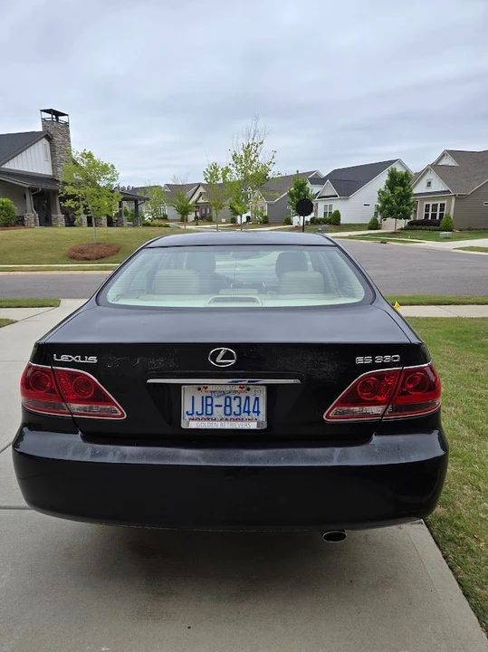 2005 Lexus ES 4th Gen - Image 2 of 9