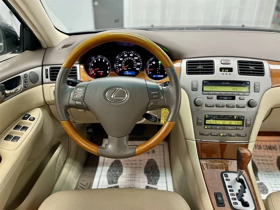 2005 Lexus ES 4th Gen - Image 15 of 20