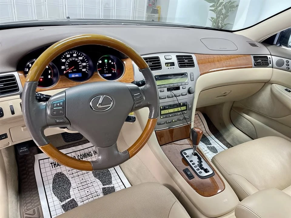 2005 Lexus ES 4th Gen - Image 10 of 20
