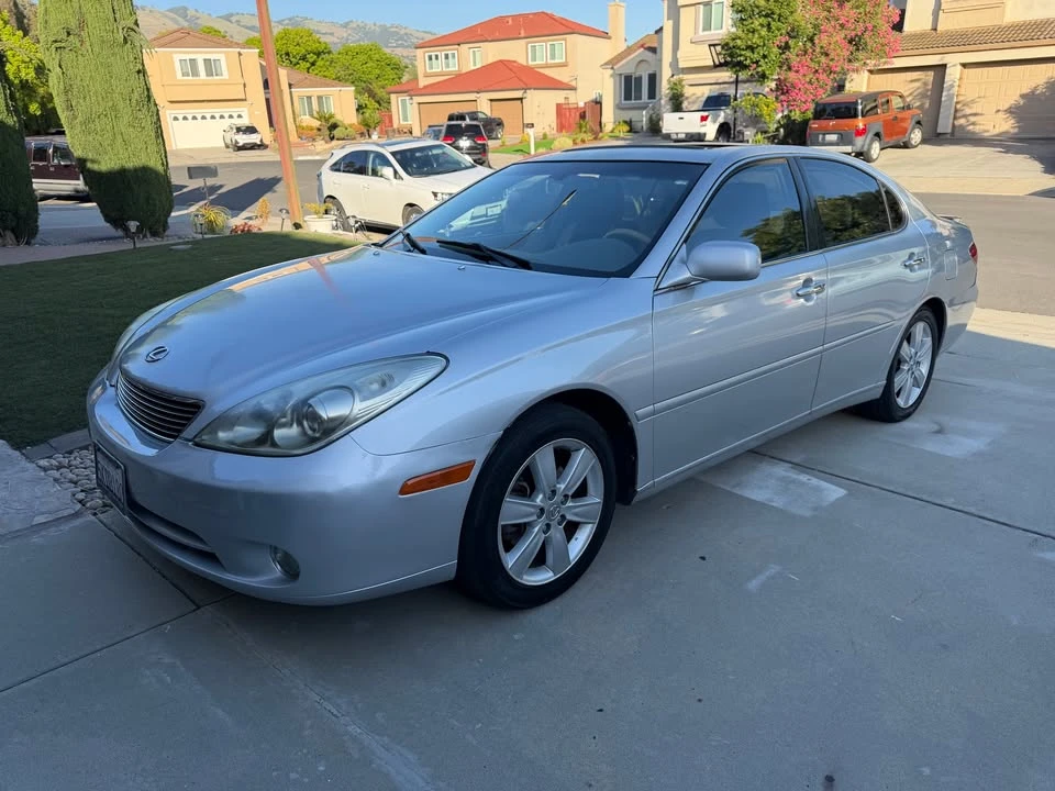 2005 Lexus ES 4th Gen - Image 2 of 11