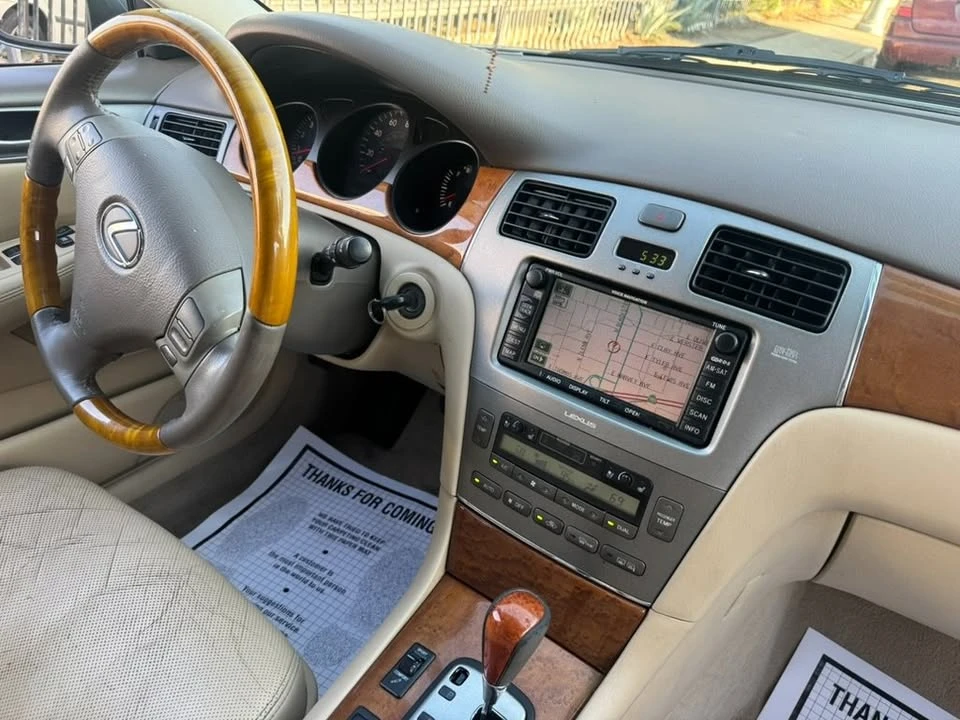 2005 Lexus ES 4th Gen - Image 11 of 19