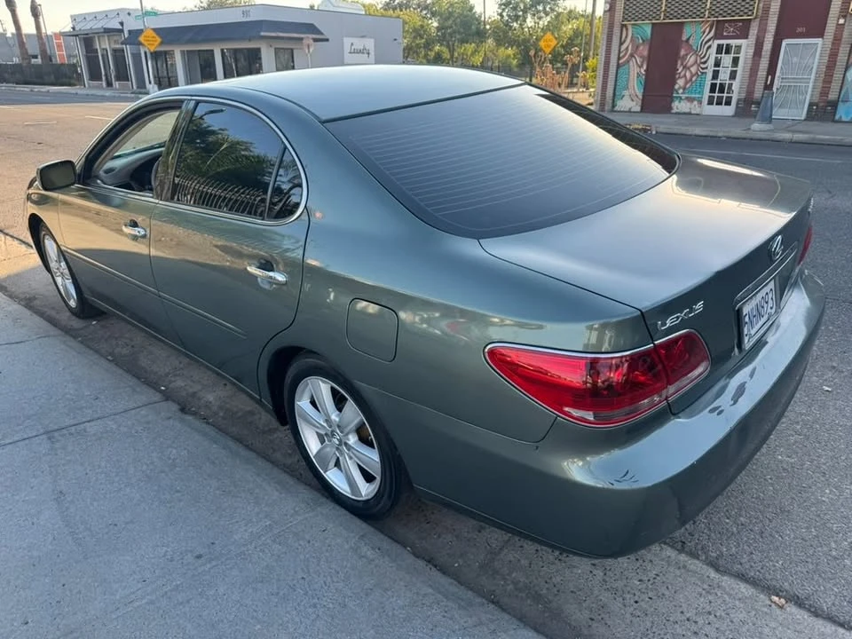 2005 Lexus ES 4th Gen - Image 2 of 19