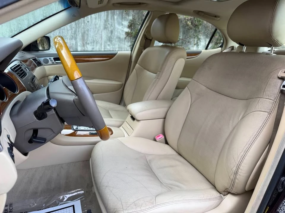 2005 Lexus ES 4th Gen - Image 10 of 20