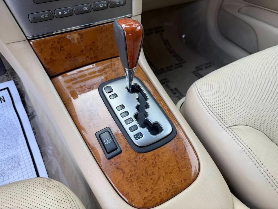 2005 Lexus ES 4th Gen - Image 17 of 20