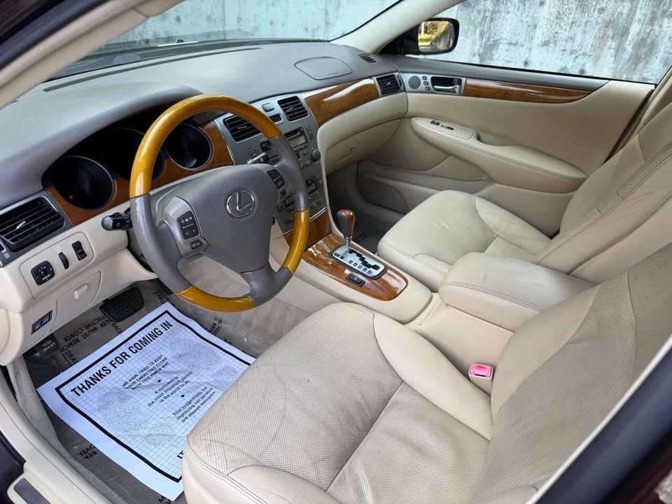 2005 Lexus ES 4th Gen - Image 11 of 20