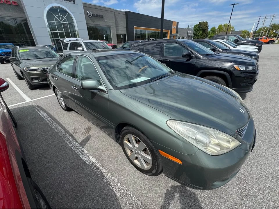 2005 Lexus ES 4th Gen - Image 14 of 15