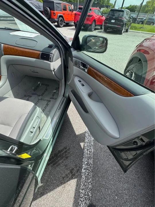 2005 Lexus ES 4th Gen - Image 12 of 15