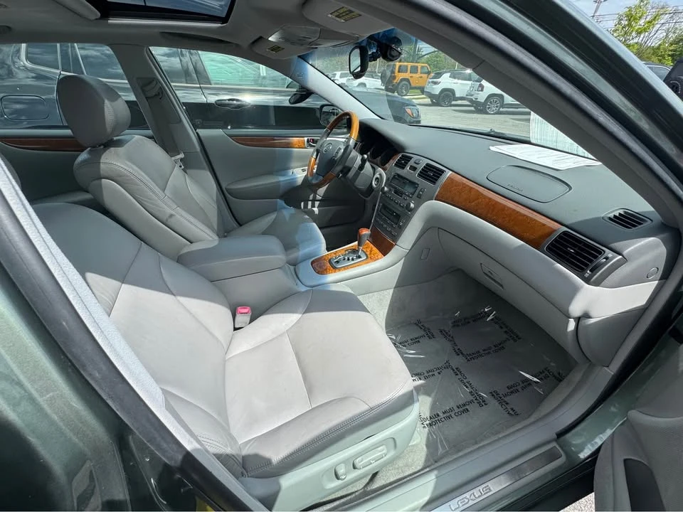 2005 Lexus ES 4th Gen - Image 13 of 15