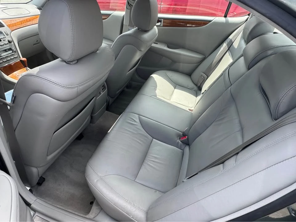 2005 Lexus ES 4th Gen - Image 8 of 15