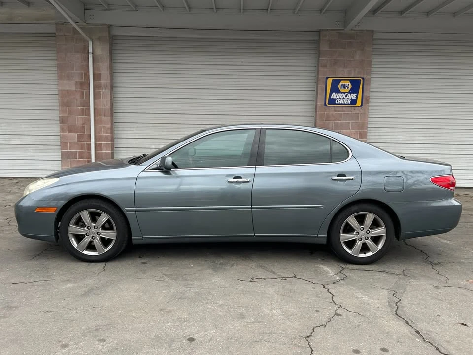 2005 Lexus ES 3rd Gen - Image 2 of 19