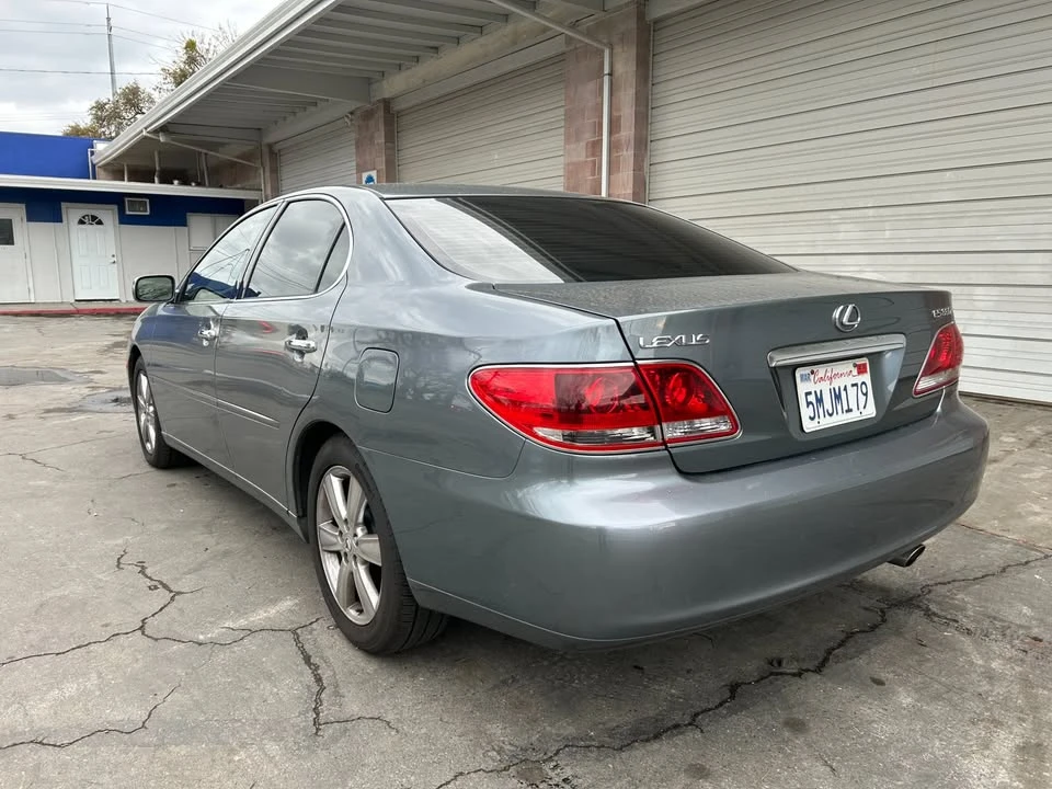 2005 Lexus ES 3rd Gen - Image 3 of 19