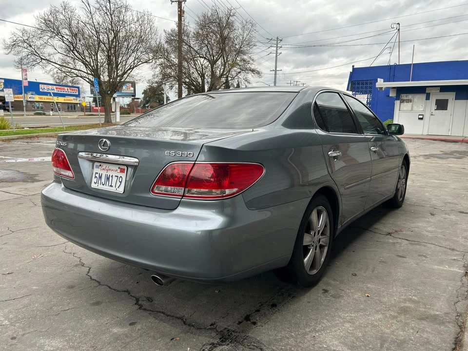 2005 Lexus ES 3rd Gen - Image 5 of 19