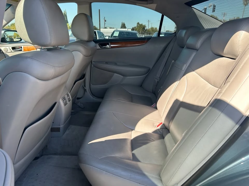 2005 Lexus ES 4th Gen - Image 10 of 20