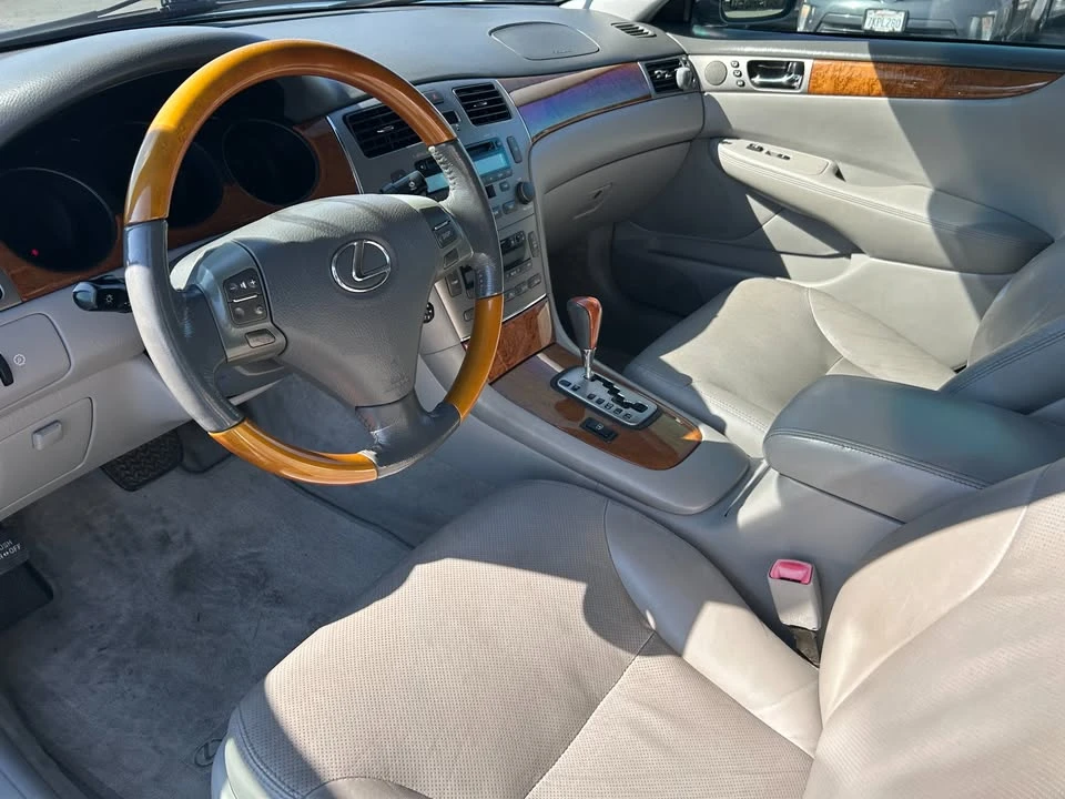 2005 Lexus ES 4th Gen - Image 9 of 20