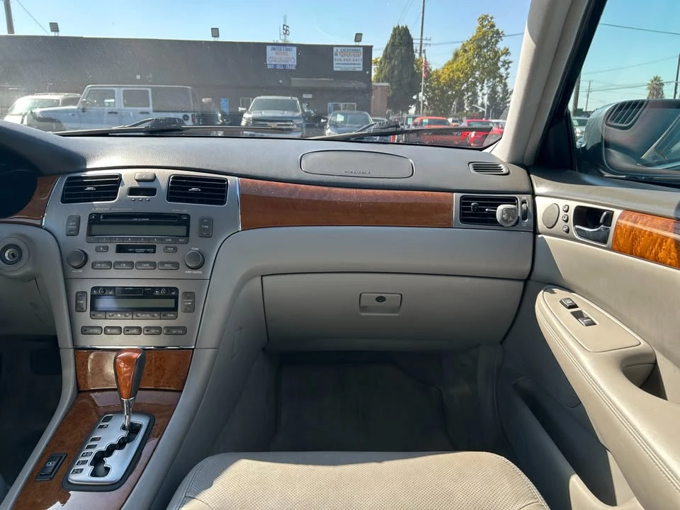 2005 Lexus ES 4th Gen - Image 15 of 20