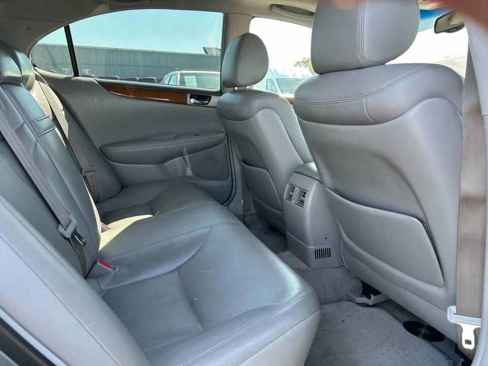 2005 Lexus ES 4th Gen - Image 12 of 20