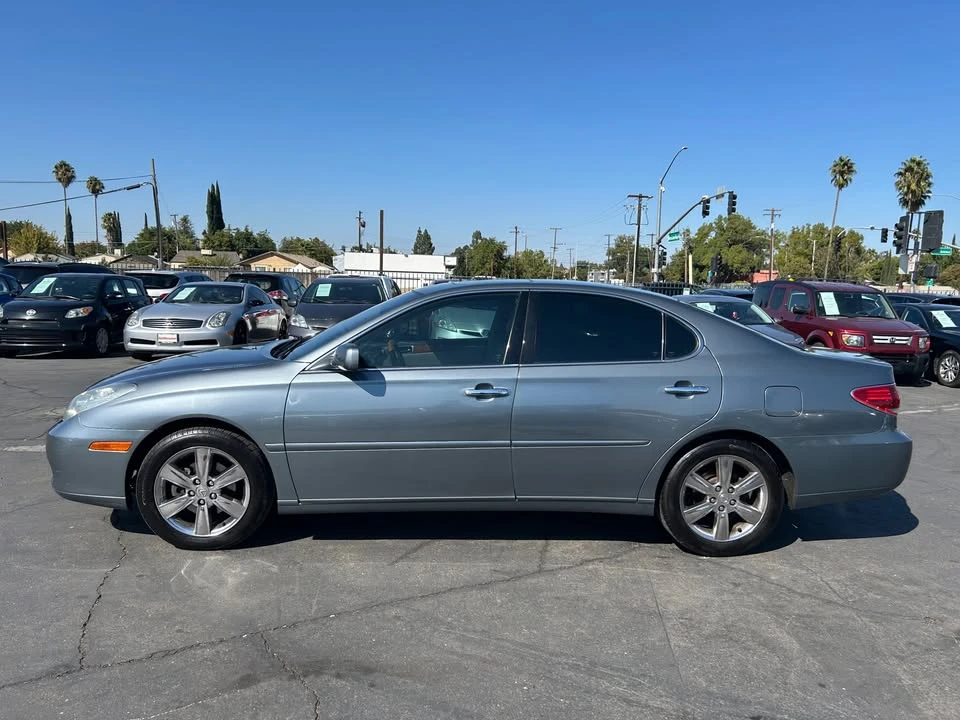 2005 Lexus ES 4th Gen - Image 2 of 20