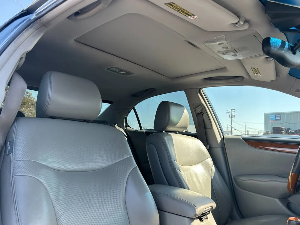 2005 Lexus ES 4th Gen - Image 16 of 20