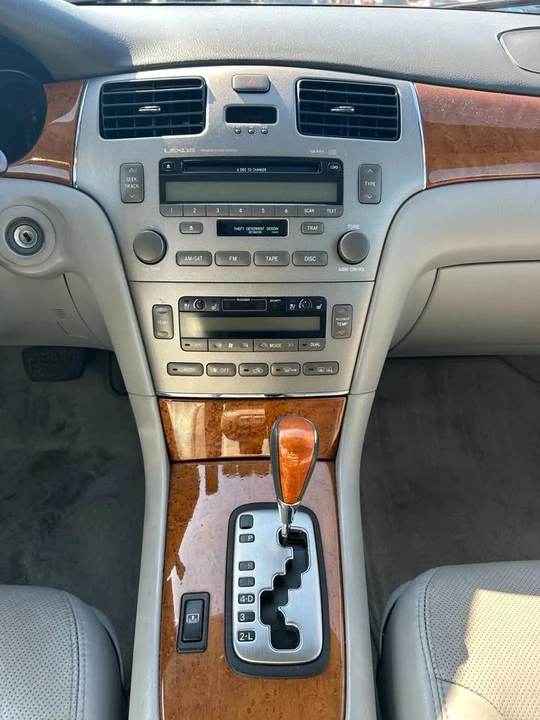 2005 Lexus ES 4th Gen - Image 17 of 20