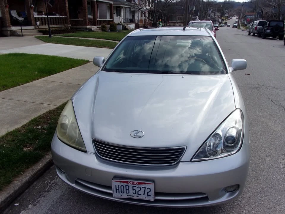 2005 Lexus ES 4th Gen - Image 2 of 15