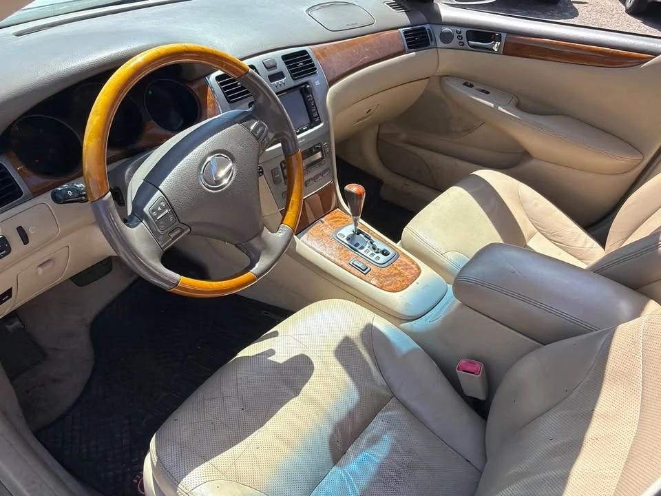 2005 Lexus ES 4th Gen - Image 10 of 20