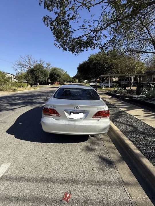 2005 Lexus ES 3rd Gen - Image 5 of 6