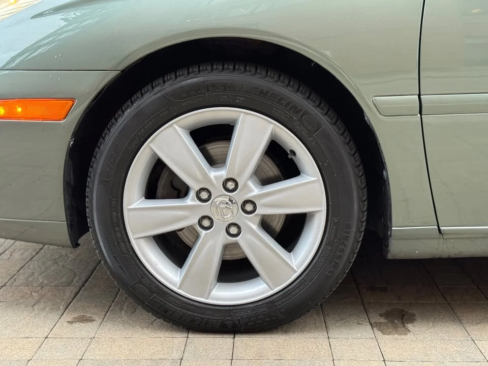 2005 Lexus ES 4th Gen - Image 4 of 20
