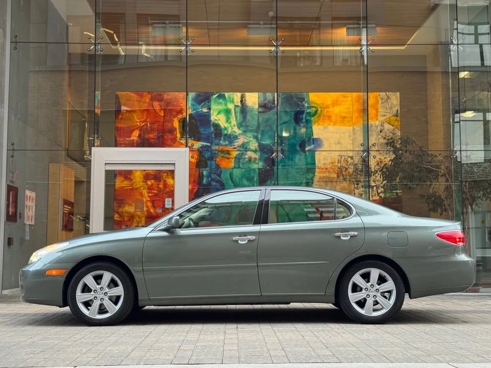 2005 Lexus ES 4th Gen - Image 2 of 20