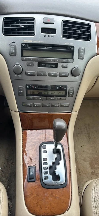 2005 Lexus ES 4th Gen - Image 7 of 10