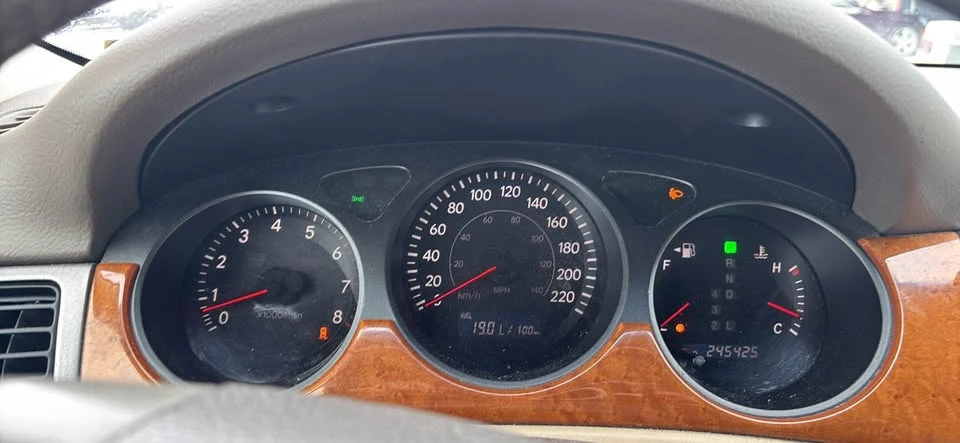 2005 Lexus ES 4th Gen - Image 5 of 10