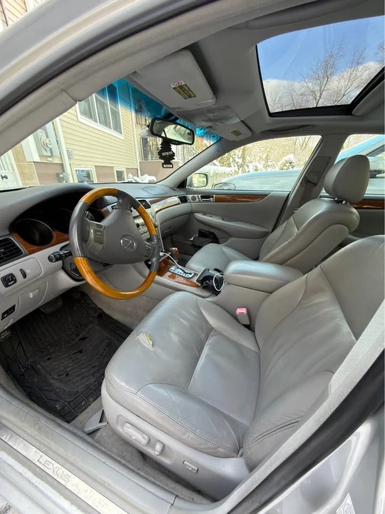 2005 Lexus ES 4th Gen - Image 8 of 11