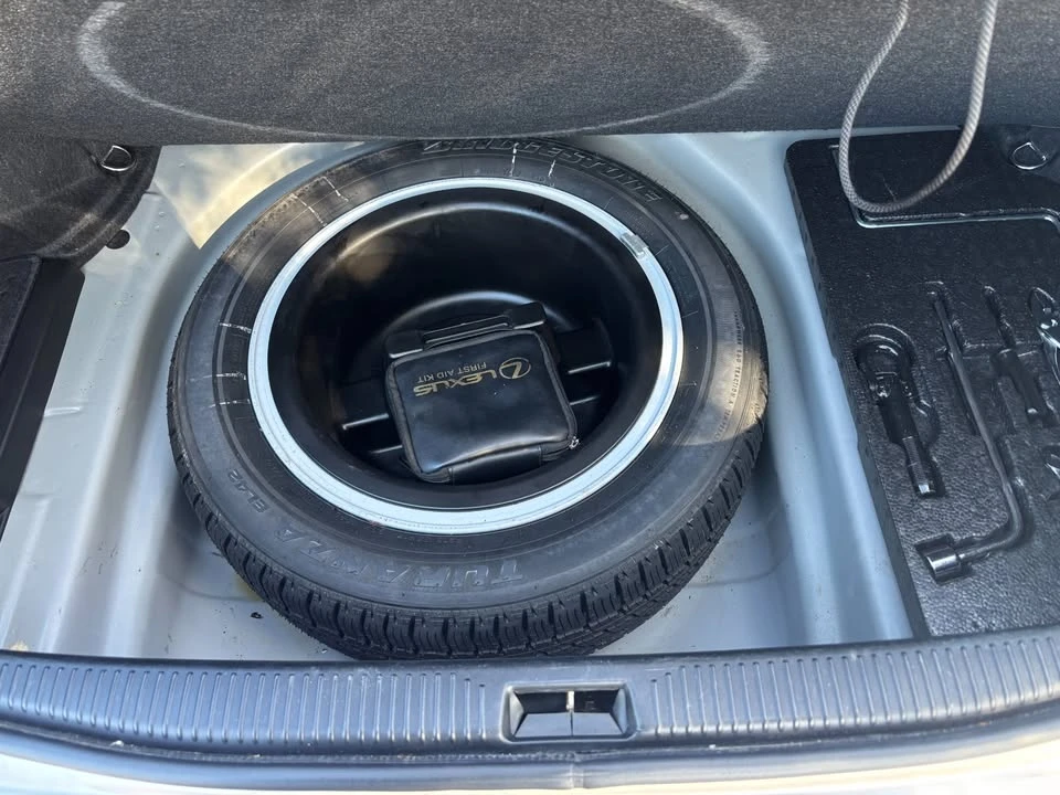 2005 Lexus ES 4th Gen - Image 11 of 18