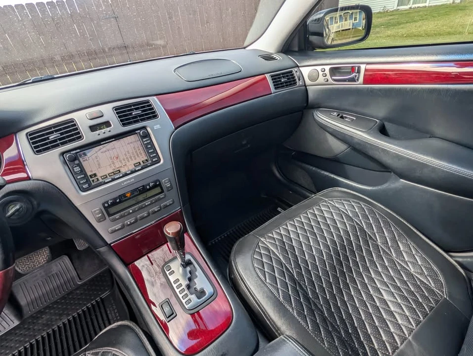 2005 Lexus ES 4th Gen - Image 13 of 17