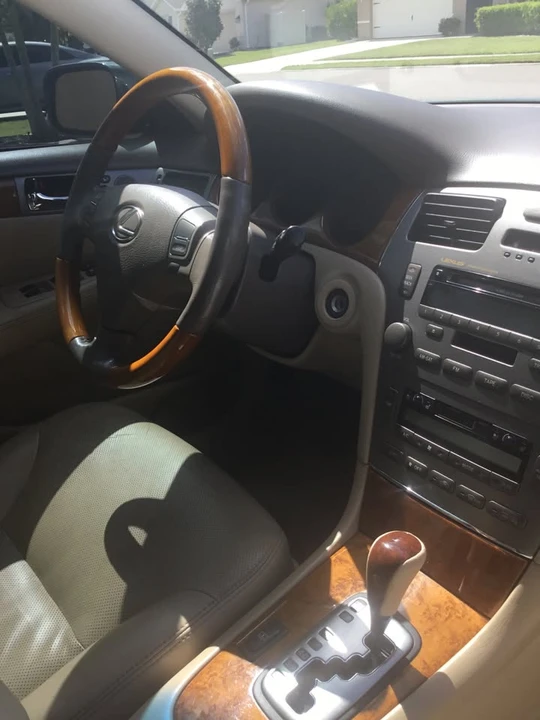 2005 Lexus ES 4th Gen - Image 11 of 18