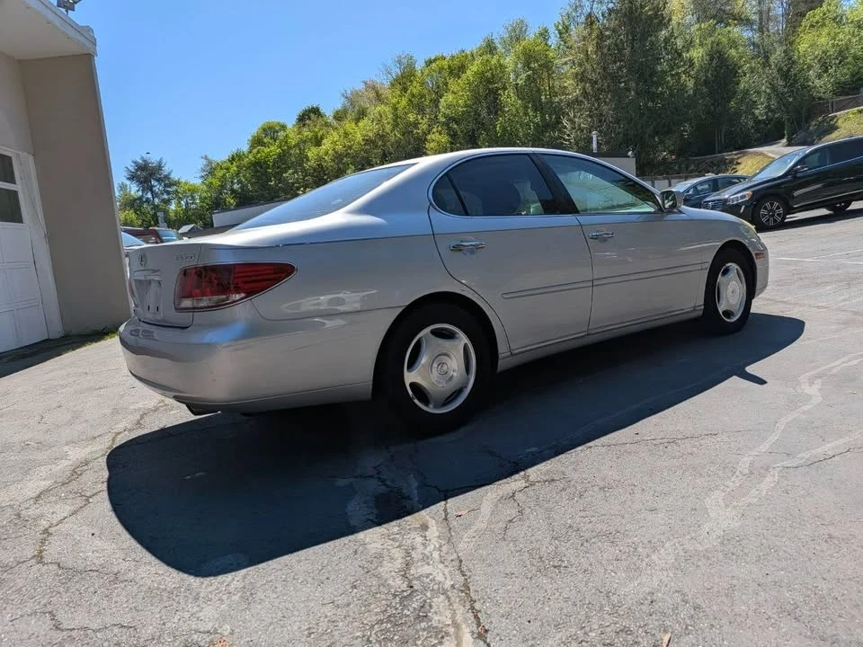 2005 Lexus ES 4th Gen - Image 3 of 15
