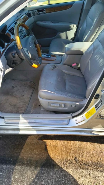 2005 Lexus ES 4th Gen - Image 14 of 20