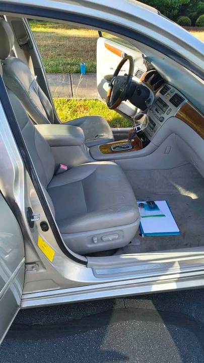 2005 Lexus ES 4th Gen - Image 11 of 20