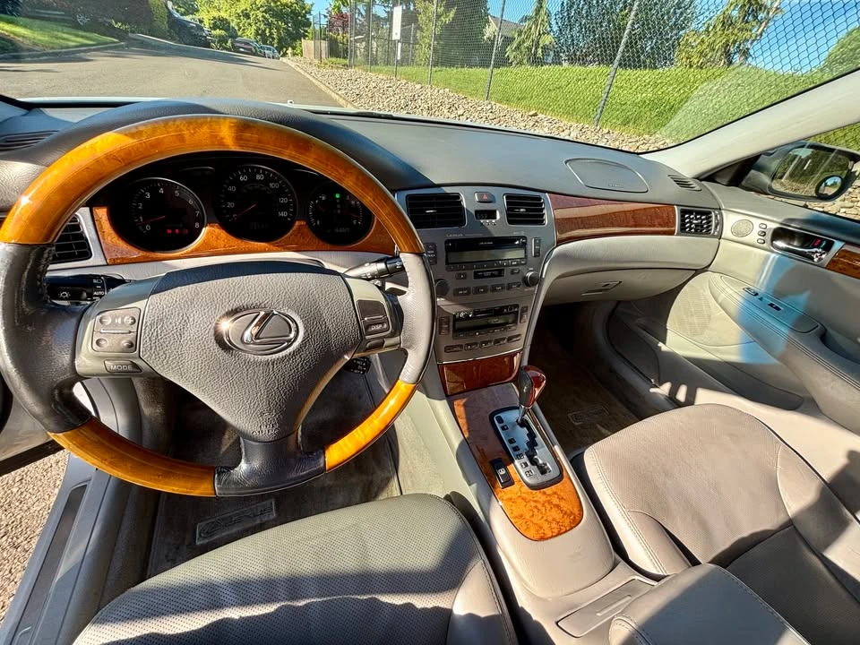 2005 Lexus ES 4th Gen - Image 10 of 20