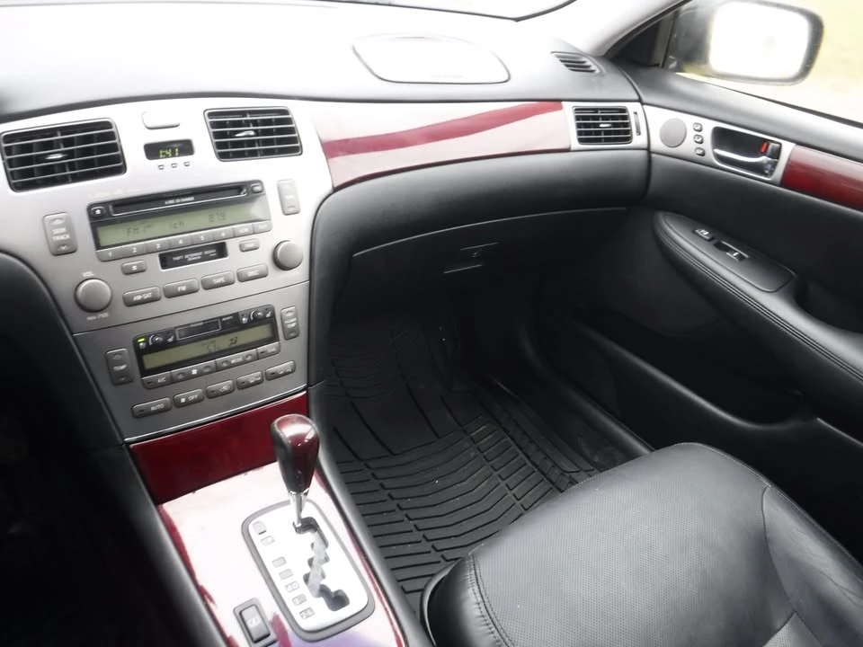 2005 Lexus ES 4th Gen - Image 12 of 14