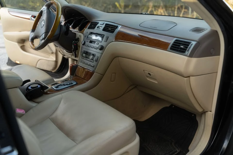 2005 Lexus ES 4th Gen - Image 7 of 8