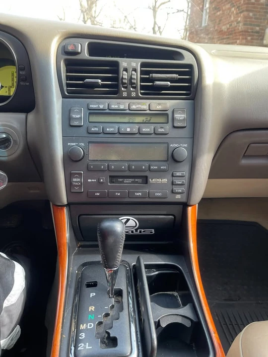 2004 Lexus GS 2nd Gen - Image 3 of 18
