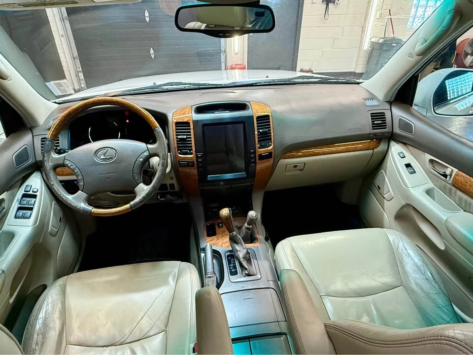 2005 Lexus GX 2nd Gen - Image 13 of 17